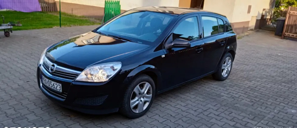 samochody osobowe Opel Astra cena 16500 przebieg: 187000, rok produkcji 2009 z Sieradz